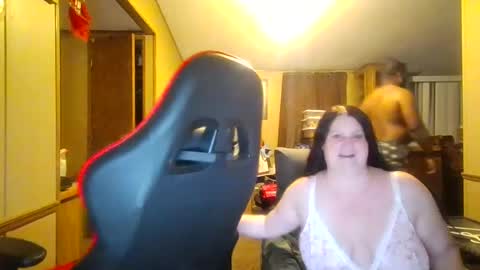 Snapshot of queenking55 chatting on June 16, 6:49 am Queen N King Fun Night online show from June 16, 6:49 am