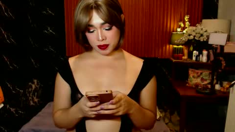Snapshot of queenkiraasiantsxxx chatting on February 1, 9:24 pm Kira online show from February 1, 9:24 pm
