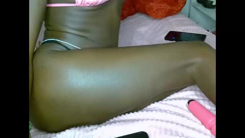 queenluiza199400 online show from June 7, 9:51 pm