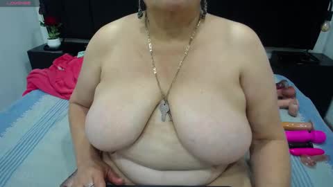 VickyBoobss online show from October 7, 9:01 pm