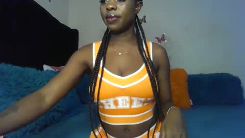 queenmavela_ online show from February 6, 7:50 pm