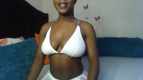 queenmavela_ online show from February 20, 7:21 am