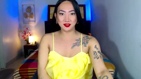 Snapshot of queenmistressts chatting on February 4, 2:07 am QUEEN online show from February 4, 2:07 am