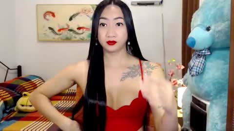 QUEEN online show from December 3, 7:38 am