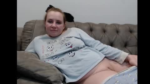 Snapshot of queenmymind chatting on March 6, 2:51 am queenmymind online show from March 6, 2:51 am