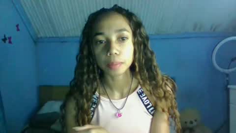 queennih online show from November 6, 6:53 pm