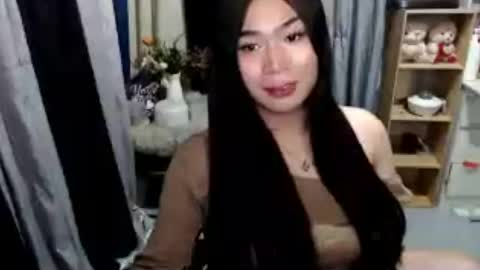Snapshot of queenofcum169xx chatting on July 7, 4:44 pm Mikka online show from July 7, 4:44 pm