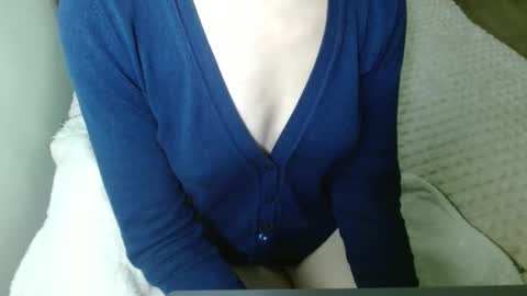 queenoftenderness online show from February 15, 8:27 pm