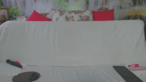QueenPammy online show from February 3, 9:30 am