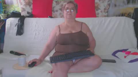 QueenPammy online show from September 13, 6:46 am
