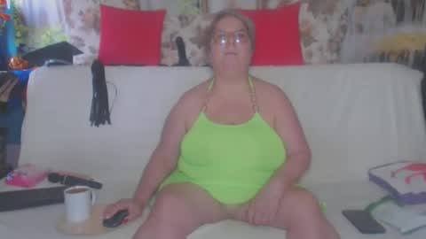 QueenPammy online show from September 28, 6:52 am