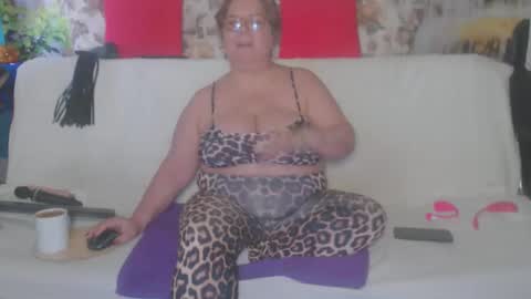 QueenPammy online show from October 5, 6:45 am