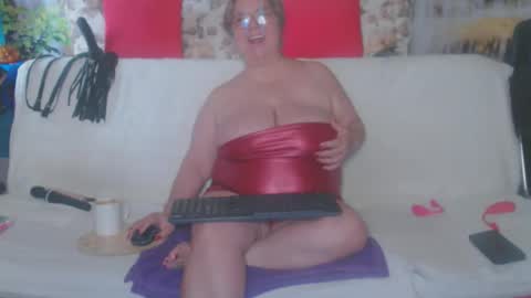 QueenPammy online show from October 9, 7:50 am