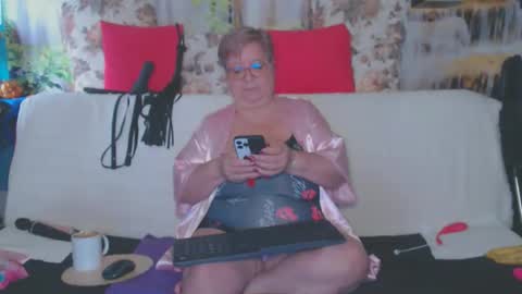 QueenPammy online show from October 18, 8:26 am