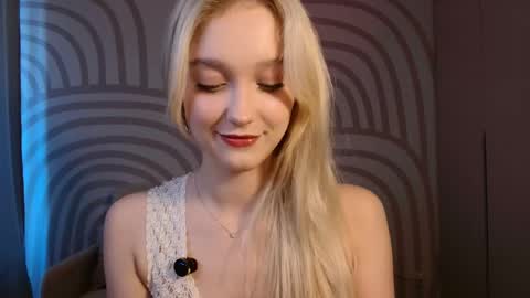 Snapshot of queenserenaaa chatting on June 6, 11:26 am Serena XoXo online show from June 6, 11:26 am