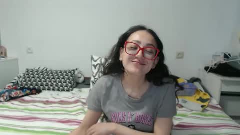 queensofiaqueen online show from April 8, 5:18 am