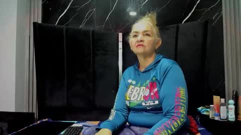 queenstarhyl online show from March 14, 2:39 am