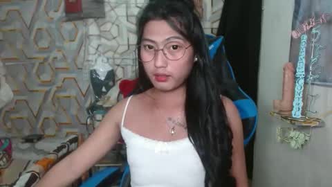 queensteffi online show from May 11, 8:50 pm