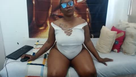 queenteex6993 online show from June 30, 9:32 am