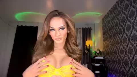 ValentinaMoone online show from July 2, 3:34 am