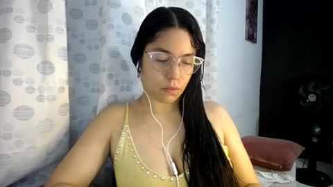 Snapshot of queenvictoria2023 chatting on July 10, 2:27 am Paola online show from July 10, 2:27 am