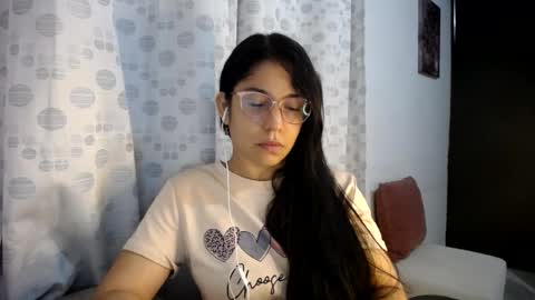 Snapshot of queenvictoria2023 chatting on July 11, 1:19 am Paola online show from July 11, 1:19 am