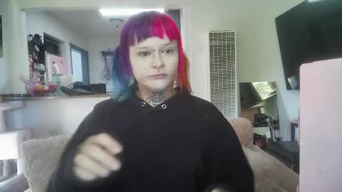Snapshot of queer_burrito chatting on April 22, 3:57 pm Sky Burrito online show from April 22, 3:57 pm