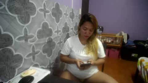 Snapshot of quelly40 chatting on September 18, 5:04 pm quelly40 online show from September 18, 5:04 pm