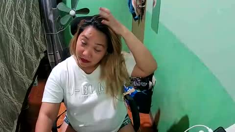 quelly40 online show from May 23, 4:39 am