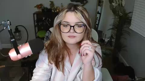 Snapshot of quervoqueen1 chatting on May 14, 5:03 am Bri online show from May 14, 5:03 am
