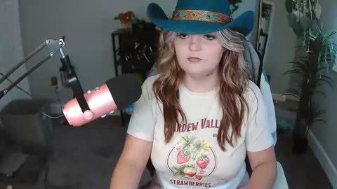 Snapshot of quervoqueen1 chatting on May 24, 10:04 pm Bri online show from May 24, 10:04 pm