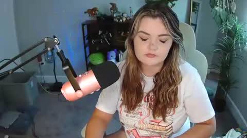 Snapshot of quervoqueen1 chatting on June 18, 6:01 pm Bri online show from June 18, 6:01 pm