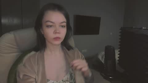 Snapshot of quietluxury chatting on January 5, 5:27 pm quietluxury online show from January 5, 5:27 pm