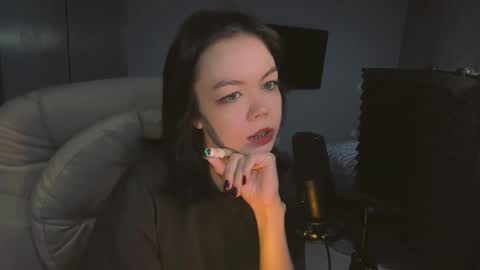 Snapshot of quietluxury chatting on February 28, 10:49 am quietluxury online show from February 28, 10:49 am