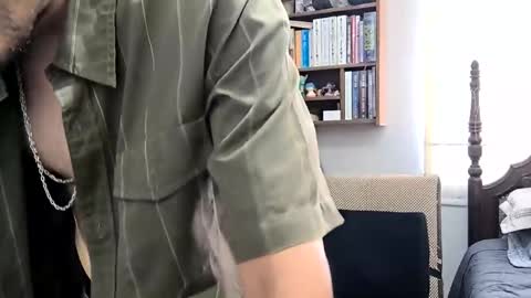 quik32 online show from February 24, 4:38 pm