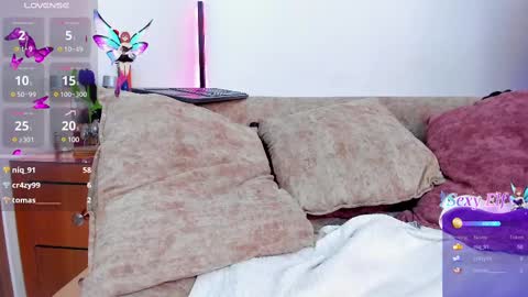 Snapshot of quimeralady chatting on February 20, 7:08 pm Quimera online show from February 20, 7:08 pm