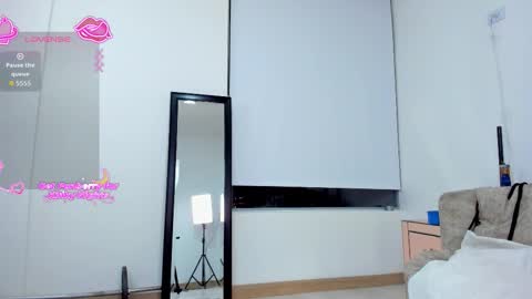 Snapshot of quimeralady chatting on November 28, 5:32 am Quimera online show from November 28, 5:32 am