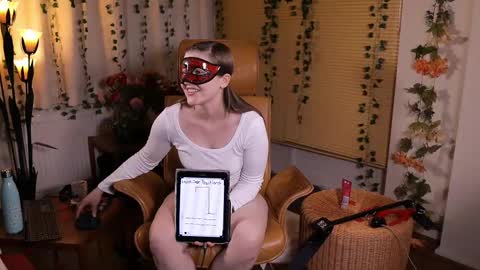 Snapshot of quinnrmonroe chatting on February 18, 8:14 pm QuinnMonroe online show from February 18, 8:14 pm