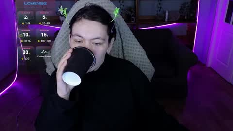 qwertyannie_lbo online show from April 23, 2:02 am