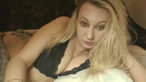 qwertyui online show from March 21, 1:21 am