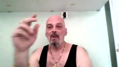 qwertyuiop22348015 online show from May 13, 12:35 pm