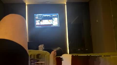 Snapshot of r0m3o_g chatting on November 23, 9:09 am r0m3o_g online show from November 23, 9:09 am