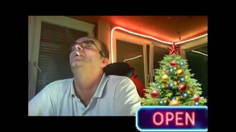 Snapshot of r_2d2_ chatting on December 21, 10:19 pm dj mike online show from December 21, 10:19 pm