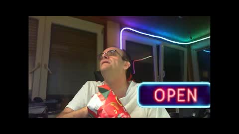 Snapshot of r_2d2_ chatting on March 2, 1:04 am dj mike online show from March 2, 1:04 am