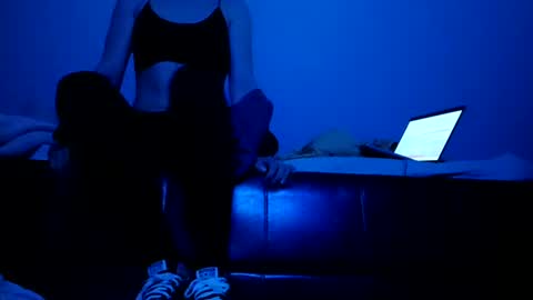 rabyrrbaby online show from March 7, 8:11 am