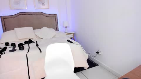 RACHEL ES online show from February 20, 6:10 am