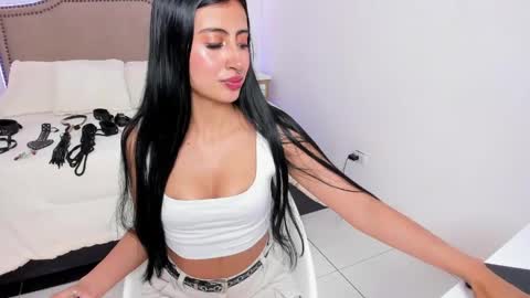 RACHEL ES online show from April 14, 7:25 am