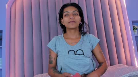 Snapshot of rachel_martinez chatting on January 18, 11:43 am RACHEL online show from January 18, 11:43 am