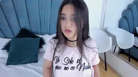 Snapshot of rachel_ribeiro chatting on March 12, 6:22 pm Rachel Ribeiro online show from March 12, 6:22 pm