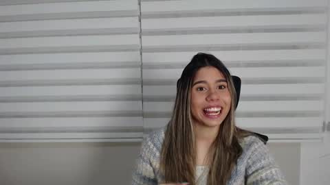 Snapshot of rachell_criss chatting on November 25, 4:01 am Rachell online show from November 25, 4:01 am